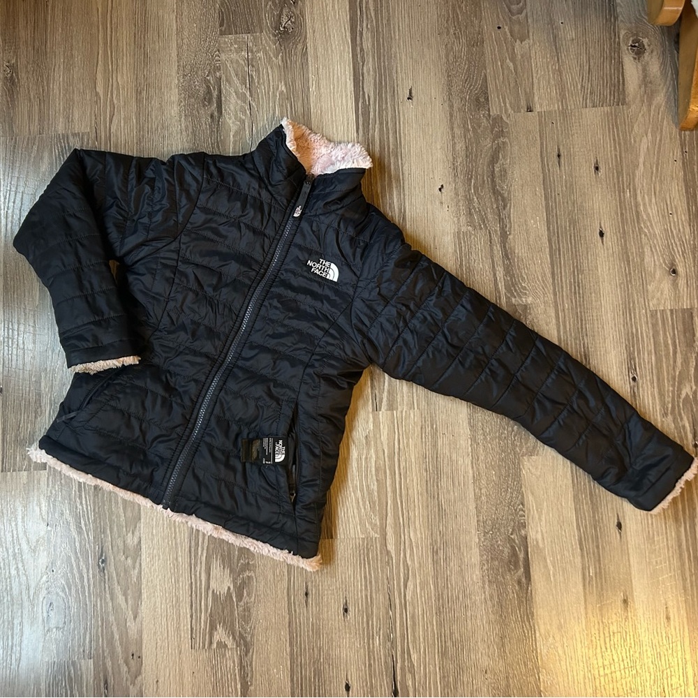 GUC Girls’ The North Face Mossbud Reversible jacket Black/Pink- 7/8